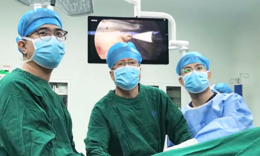 甲状腺手术怕留疤？市苏颂医院普外科：隐藏切口，“颈部无痕”！
